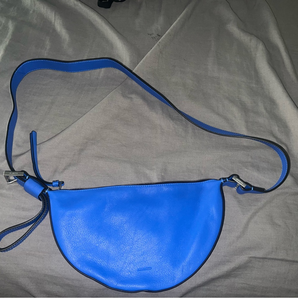Women’s purse (not apart of bundle)